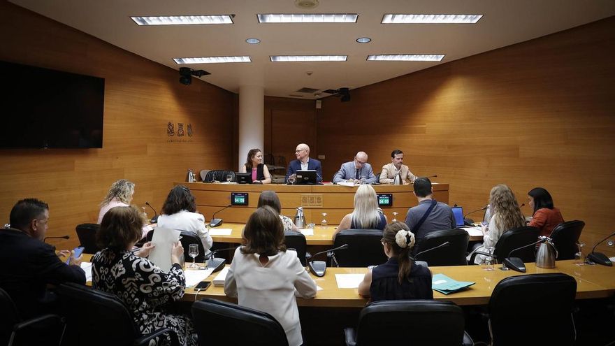 PP y Vox tumban en las Corts una ayuda de 5 millones para Venezuela y recortan 100.000 euros para igualdad