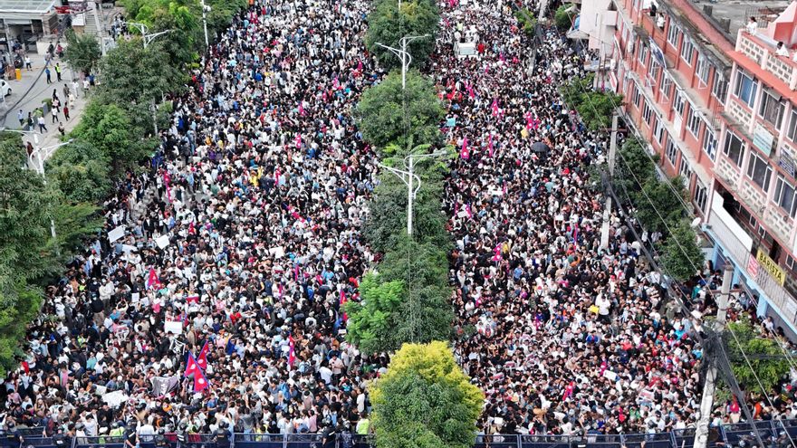 Al menos 19 muertos en las protestas de la generación Z contra la prohibición de las redes sociales en Nepal