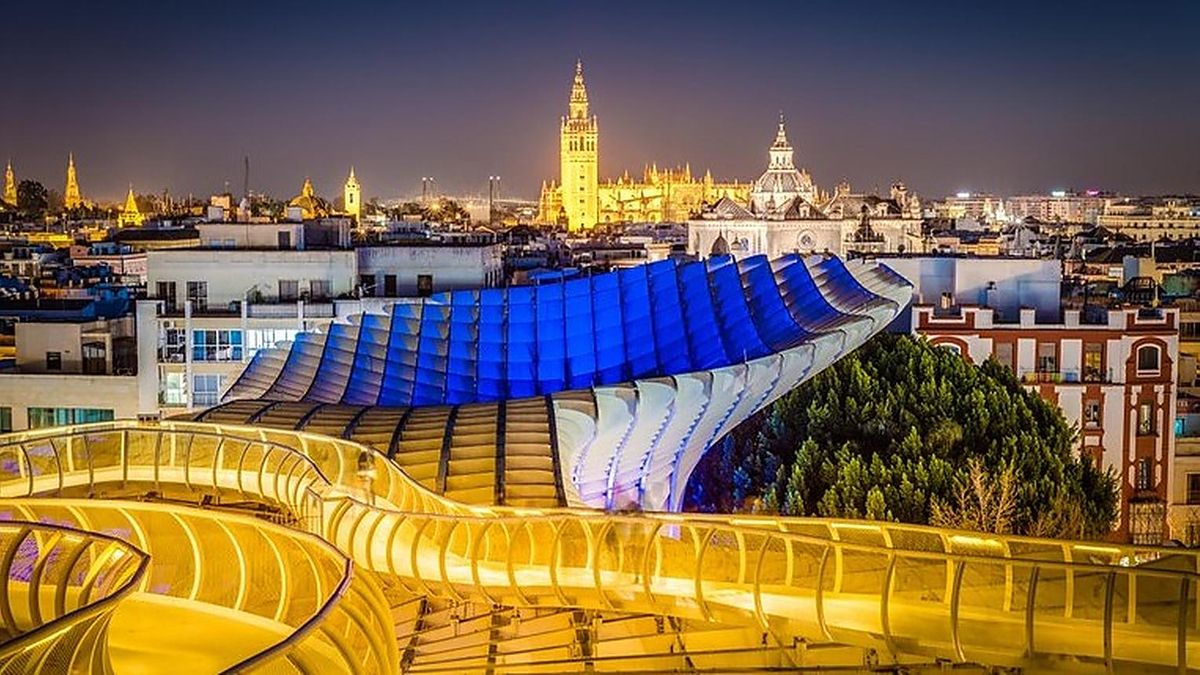 Las Setas con la Giralda al fondo, en Sevilla.