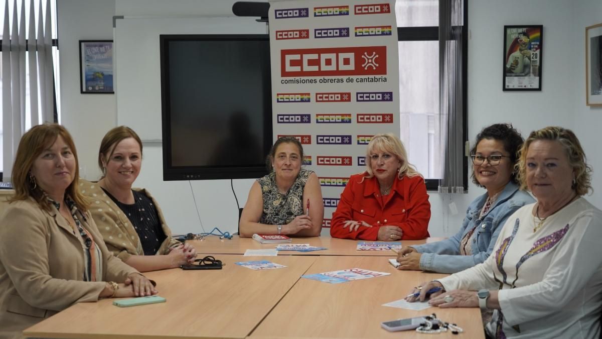 Encuentro de representantes de los colegios profesionales de Enfermería y Psicología con CCOO.