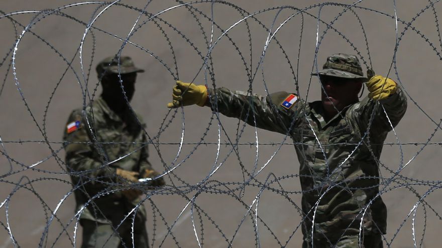 El Supremo avala retirar el alambre de púas que Texas colocó en la frontera con México