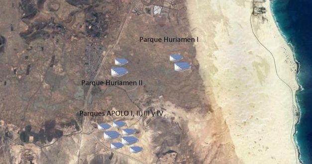 Ubicación de los parques eólicos Apolo y las instalaciones fotovoltaicas Huriamente, entre las Dunas de Corralejo y la autovía FT-1.