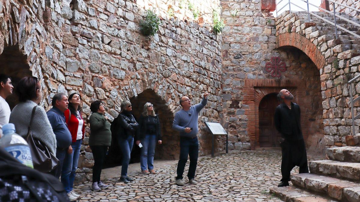 Actividad en Trashumancias 2.6. con el profesor Juan Zapata Alarcón, en el castillo de Calatrava La Nueva