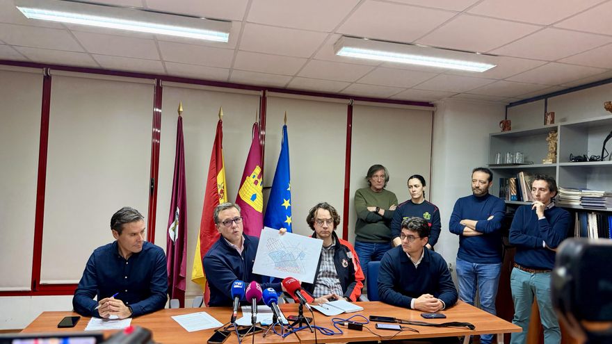 Se inundan varias calles de Albacete por el subsuelo y temen que "pueda ir a peor"