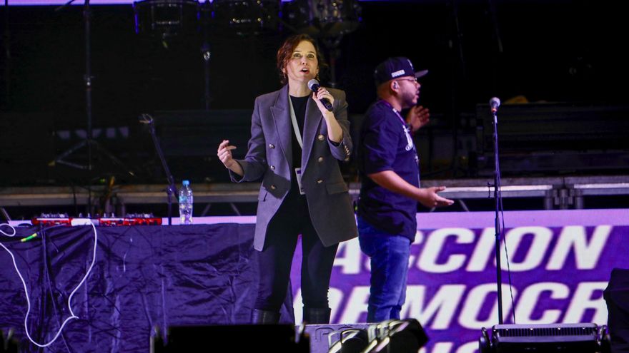 La presidenta de Madrid revindica la hispanidad y los valores liberales en Ecuador