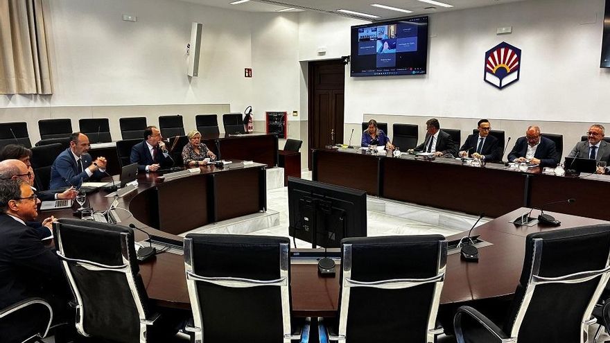 Reunión del CAU del 17 de abril de 2026 en el que la Junta y los rectores pactan el reparto de fondos del modelo de financiación.