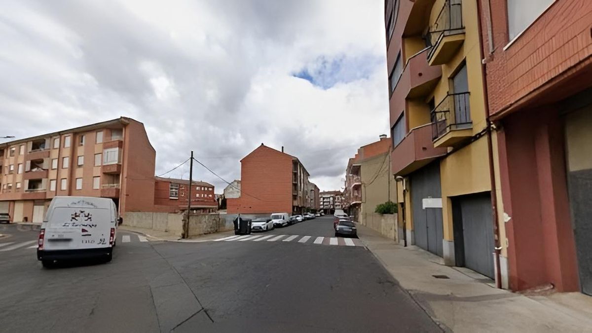 Calle David González de La Bañeza, cerca de donde tuvo lugar el accidente de tráfico.