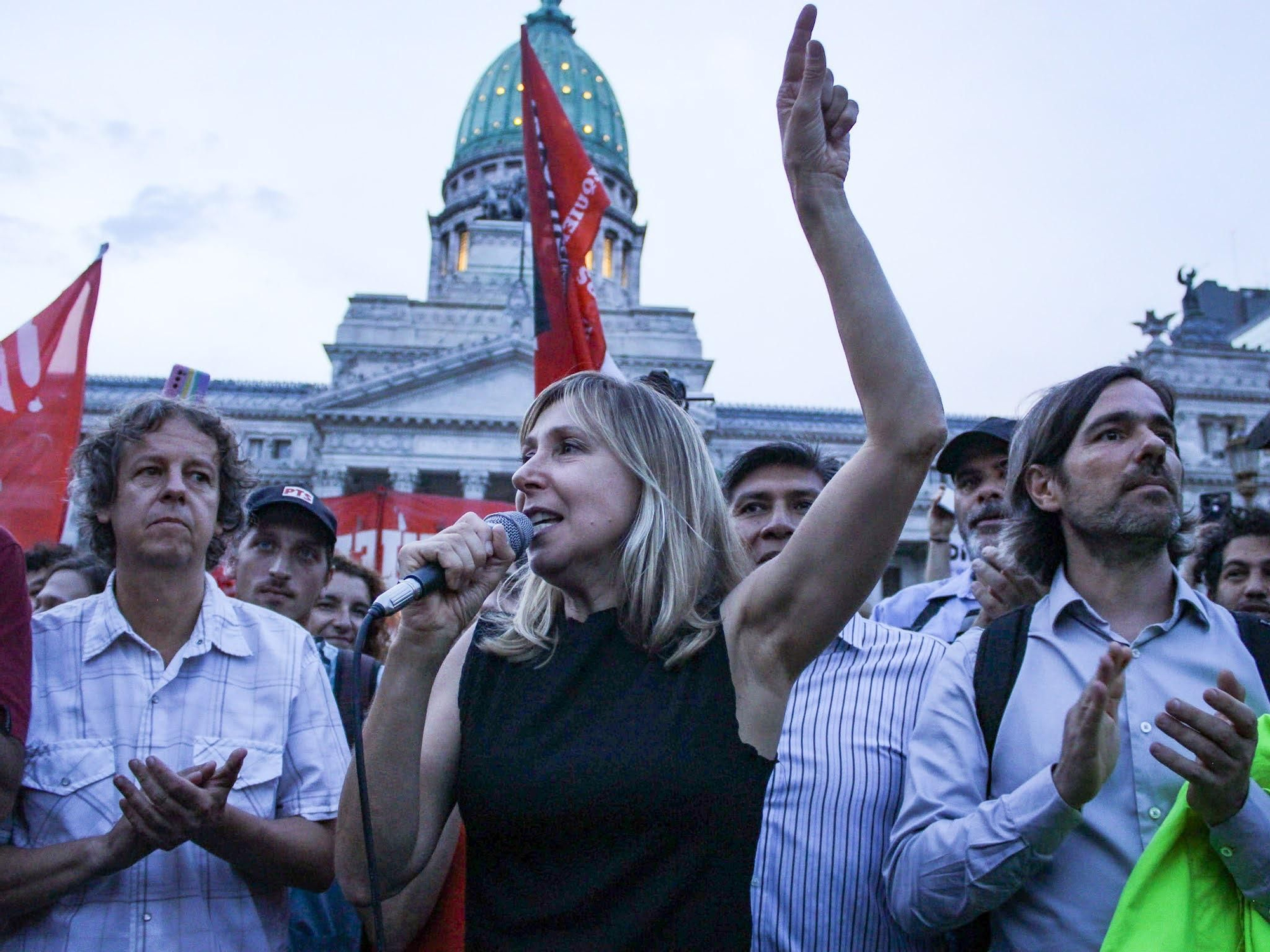 Myriam Bregman, en una movilización afuera del Congreso