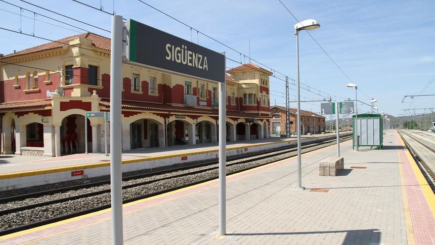 Renfe se compromete a restablecer en otoño la regularidad de los trenes de antes de la pandemia en la Sierra Norte de Guadalajara