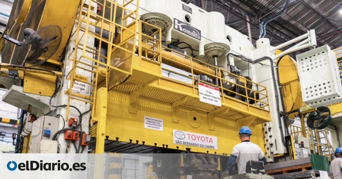 La megaprensa Komatsu que ayudó a Toyota en sus primeros modelos regresa a Japón 90 años después tras dar la vuelta al mundo