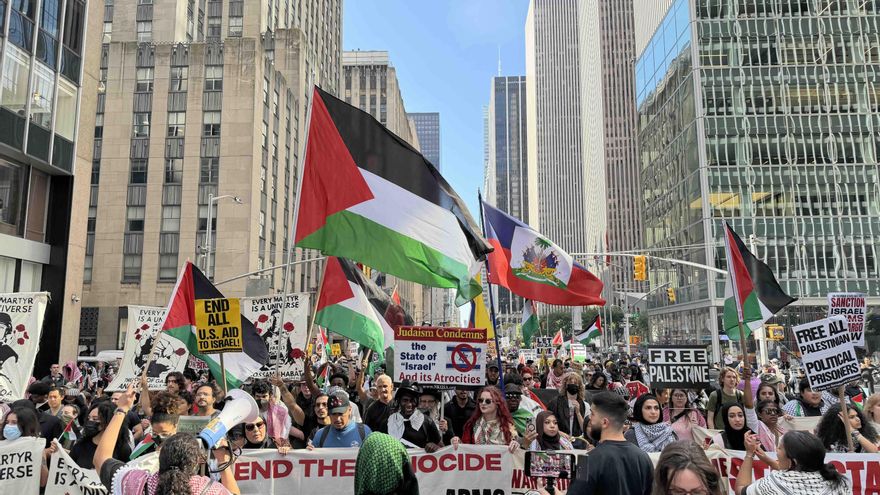 Miles de personas marchan en Nueva York a la sede de la ONU para protestar contra el genocidio en Gaza