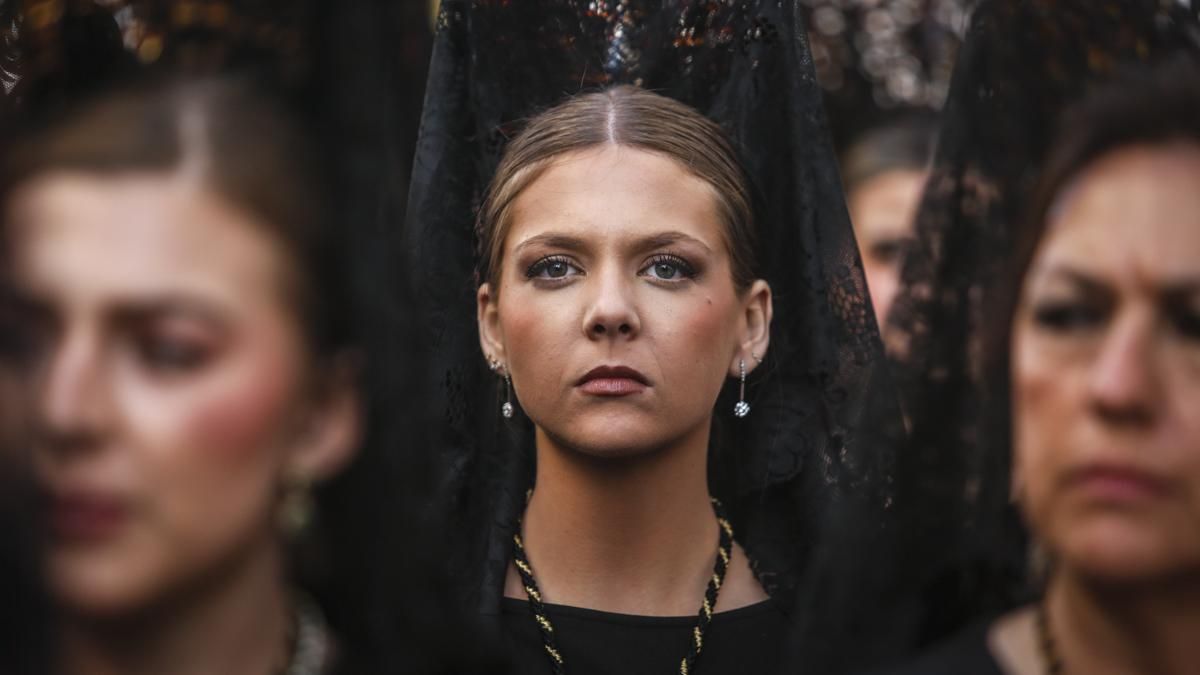 Procesión de la Hermandad de Los Dolores, en imágenes