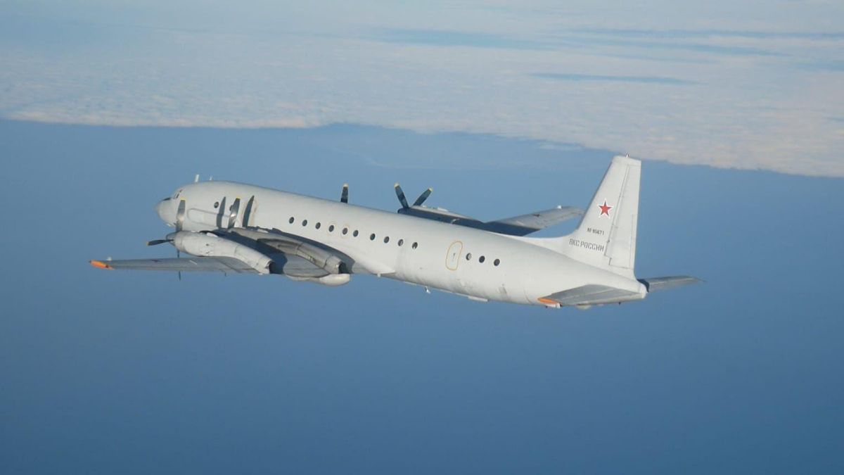 La imagen del avión Il-20M ruso interceptado, hecha pública por la delegación alemana en la OTAN.