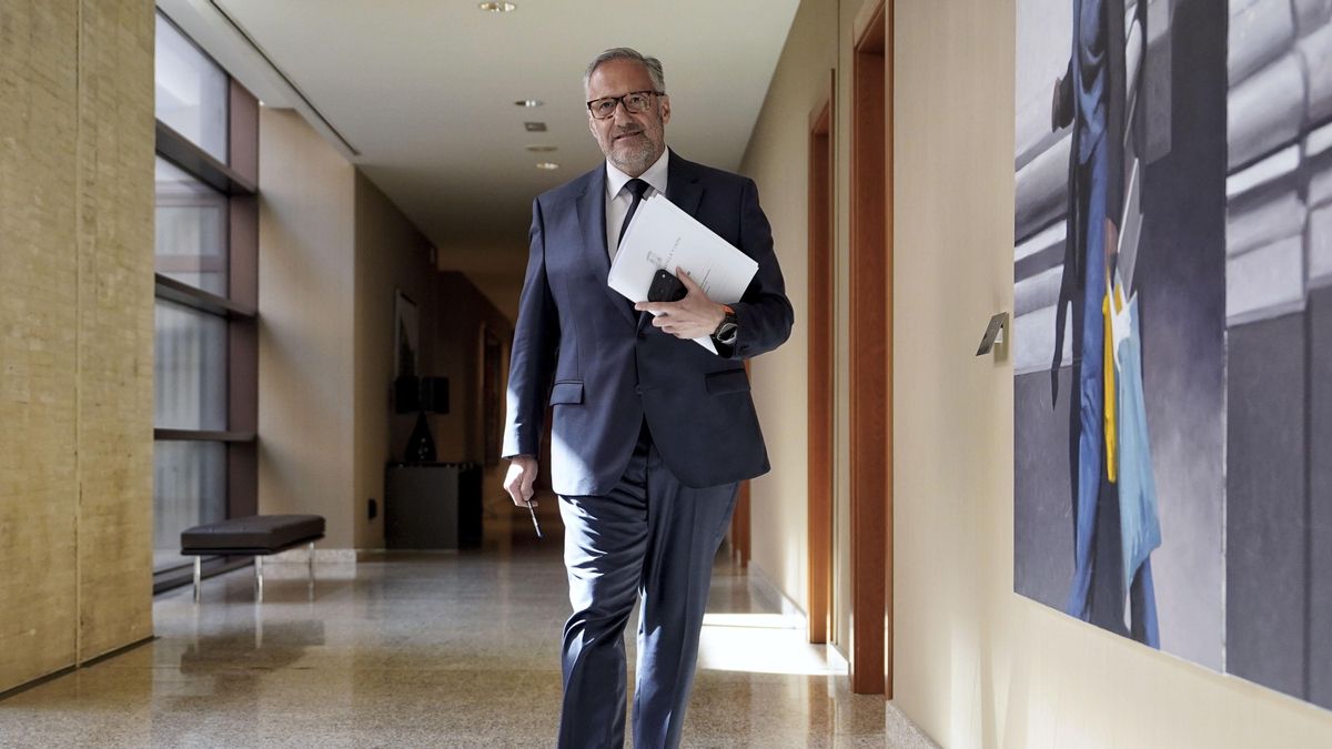 El candidato de Vox, al PP de Mañueco: "Si no tiene apoyos suficientes no tiene más que descolgar el teléfono"