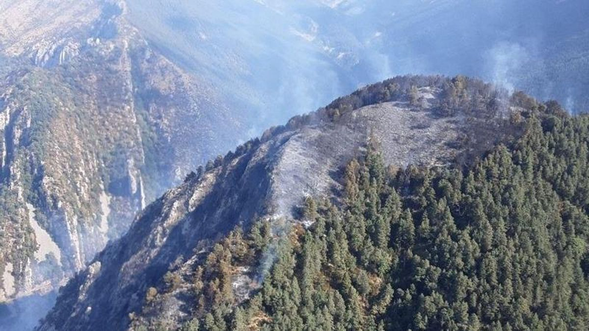 Aragón sigue encadenando incendios por rayos con seis fuegos: el de Viu moviliza un amplio operativo en alta montaña
