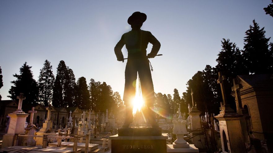 Fotogalería | Cementerio gitano de Sevilla: un viaje a la puerta del cielo calé