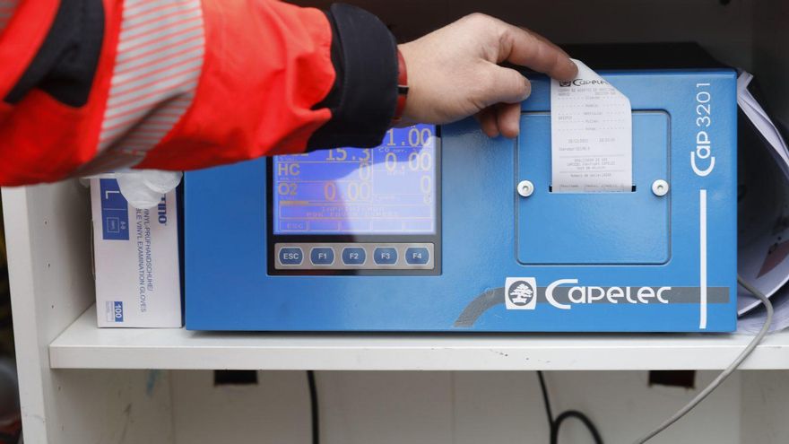 Uno de los opacímetros con los que trabajan los agentes de Movilidad de la capital