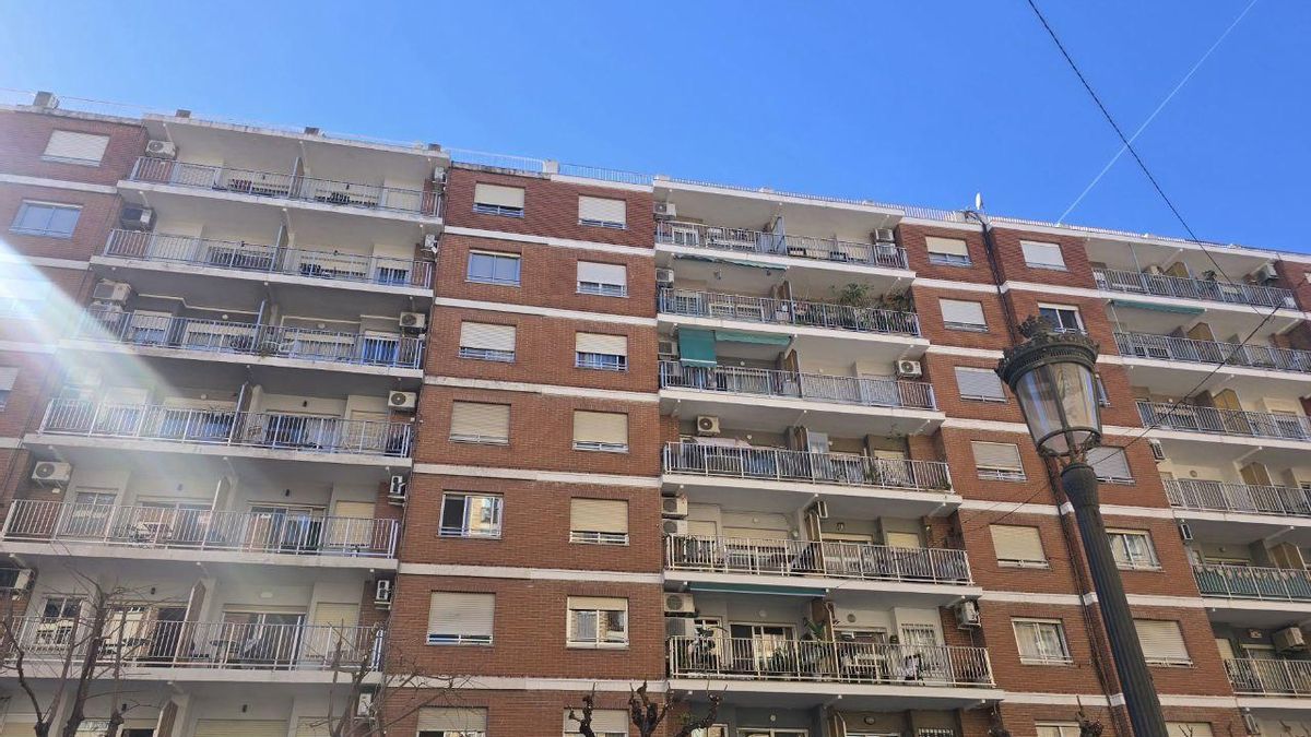 Pagar per empadronar-se i anar al metge: detectades unes cent altes sospitoses en una residència estudiantil de València