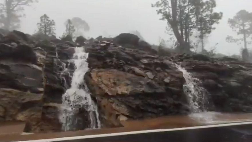 La borrasca Filomena deja desprendimientos y caída del tendido eléctrico en el sur de Tenerife