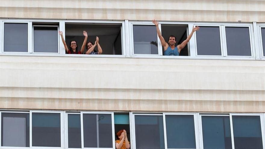 Aplausos al personal sanitario en Gran Canaria