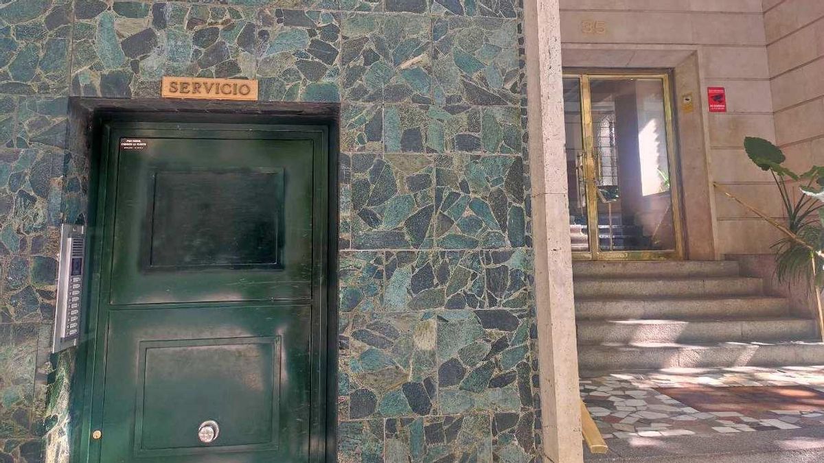 El ático que compró el Gobierno de Ayuso en Chamberí tampoco puede ser residencia oficial: lo prohíbe la normativa municipal
