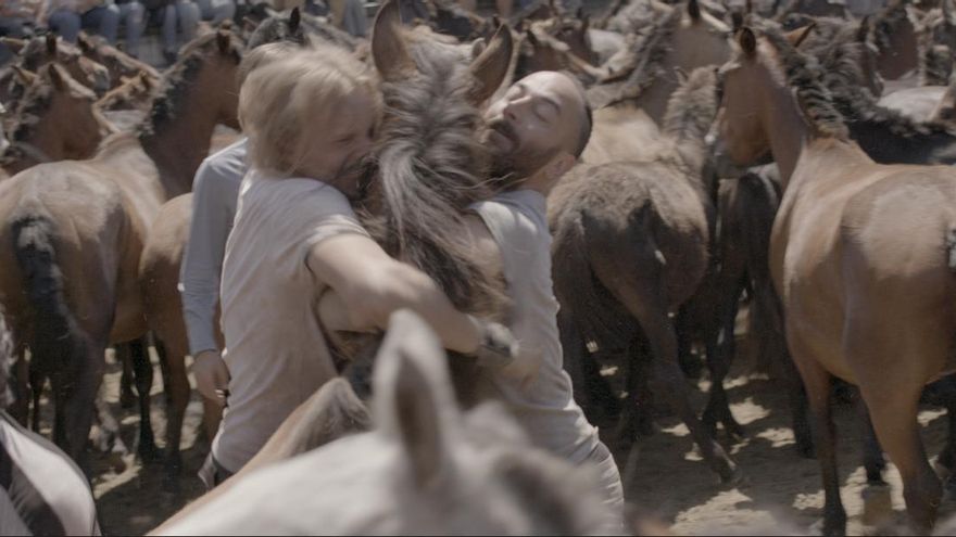 'Rapa': la dura lucha de los vecinos de Sabucedo por mantener la tradición ancestral que los define como comunidad