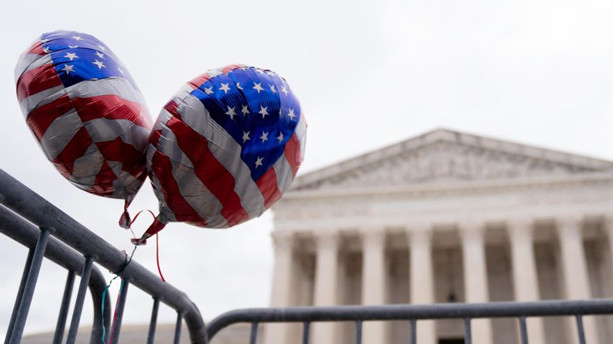 El Supremo de EEUU se alinea con Trump y limita los poderes de los tribunales para frenar su agenda ultra