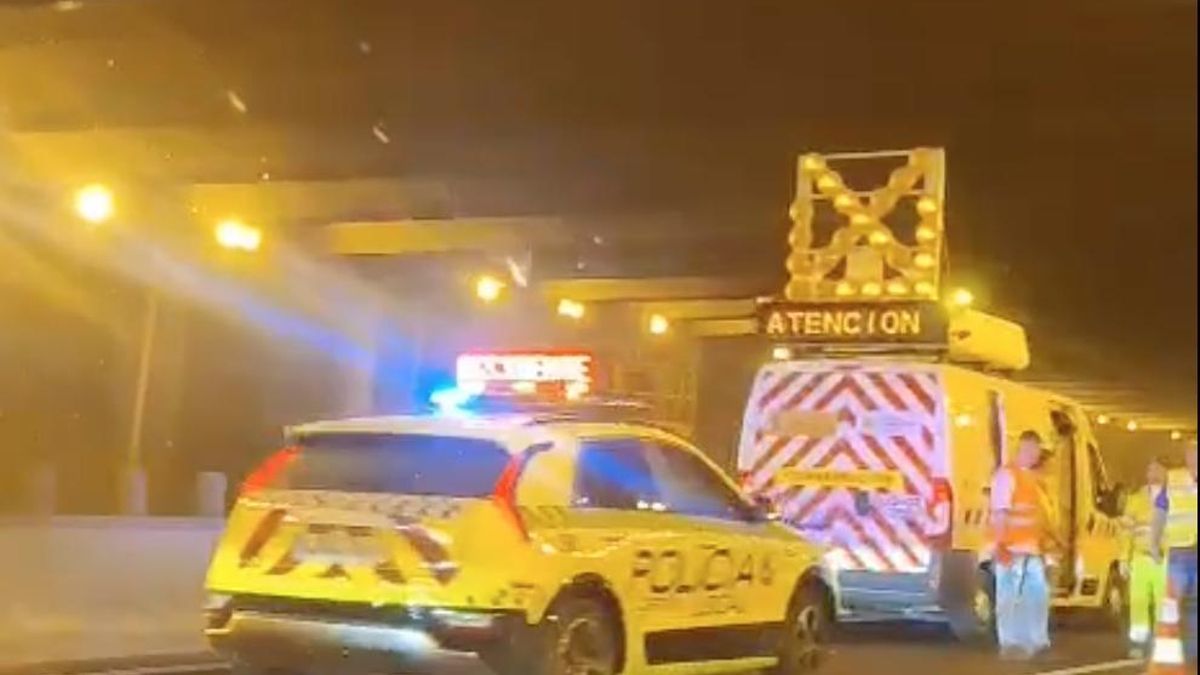 Retenciones en la circunvalación de Logroño por el vuelco de una furgoneta con dos heridos