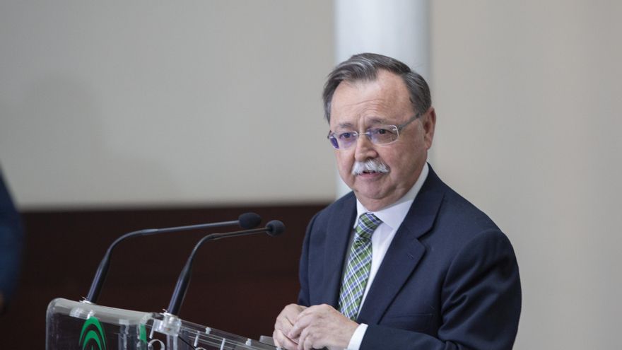 El "prudente" Vivas aspira a darle "futuro" a la Ceuta que gobierna desde 2001 tras el "borrón" de su pacto con Vox