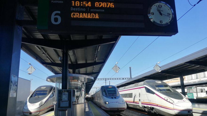 Tren Ave con destino a Granada