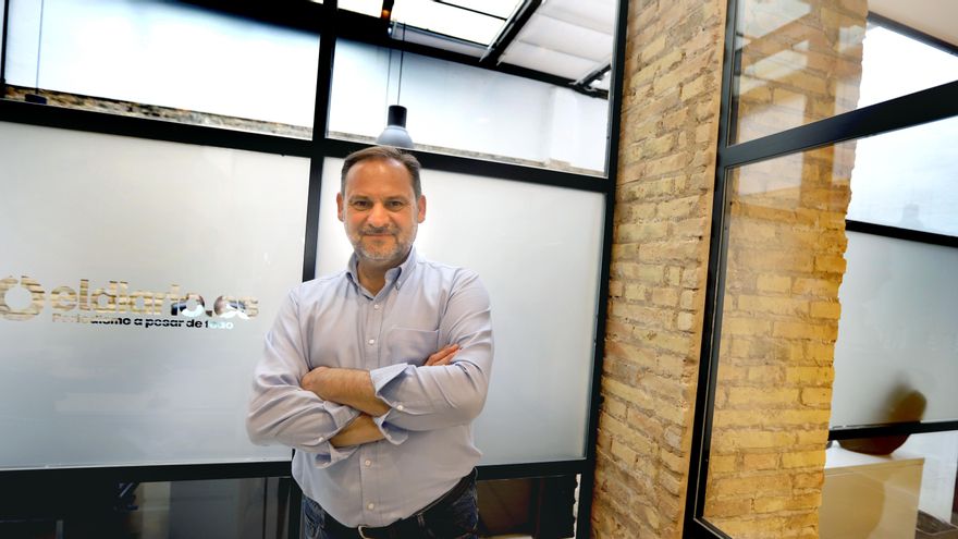 El candidato socialista al Congreso y exministro de Transportes, José Luis Ábalos, durante la entrevista.