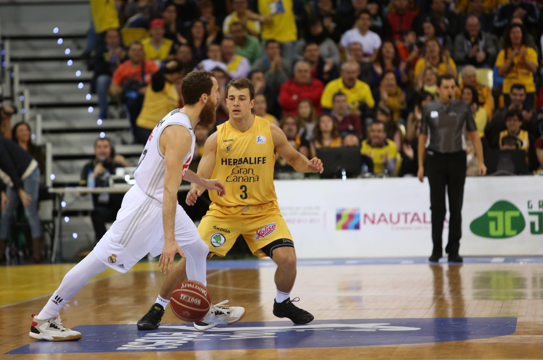 Partido entre el Herbalife Gran Canaria y el Real Madrid. (Alejandro Ramos).