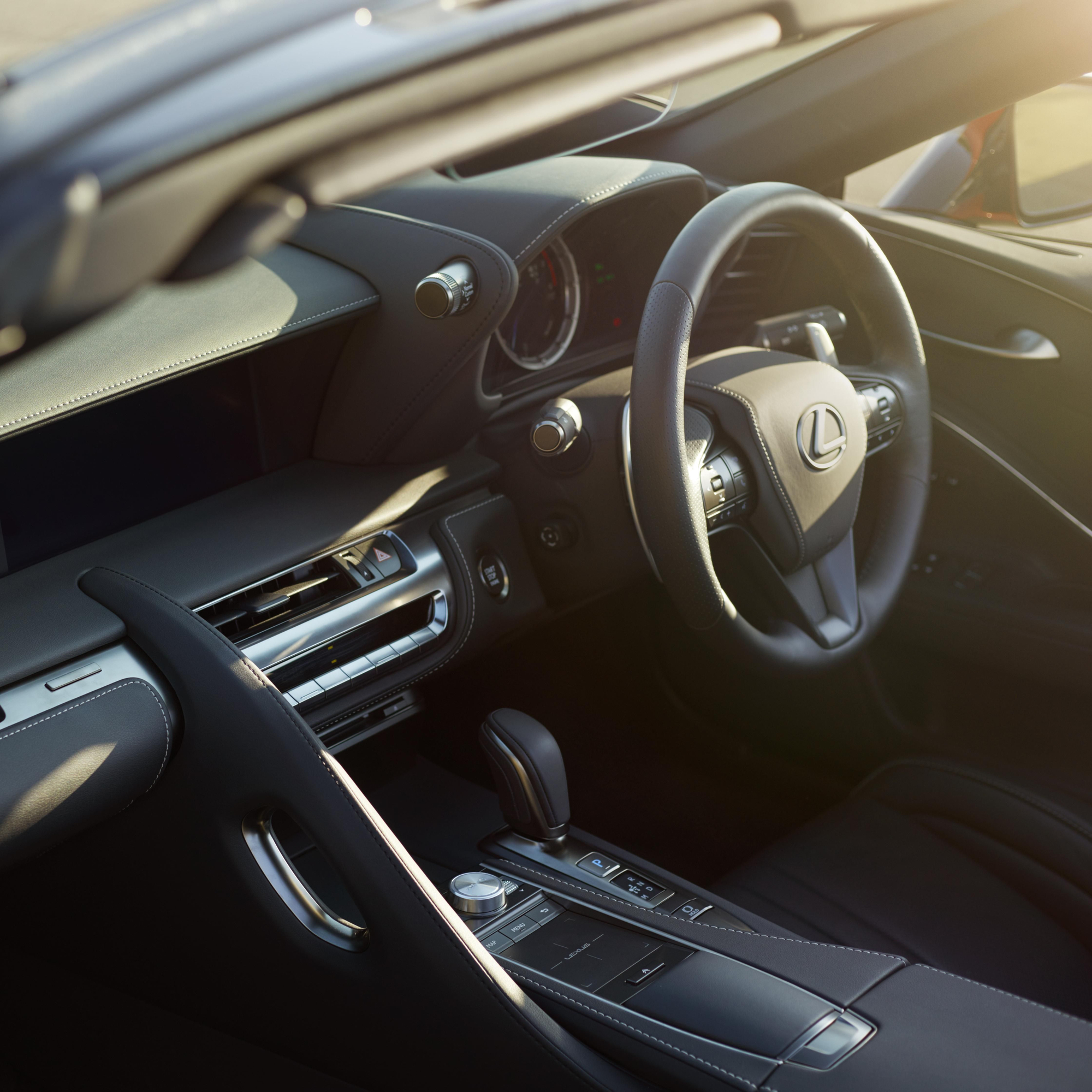 Interior del Lexus LC Cabrio