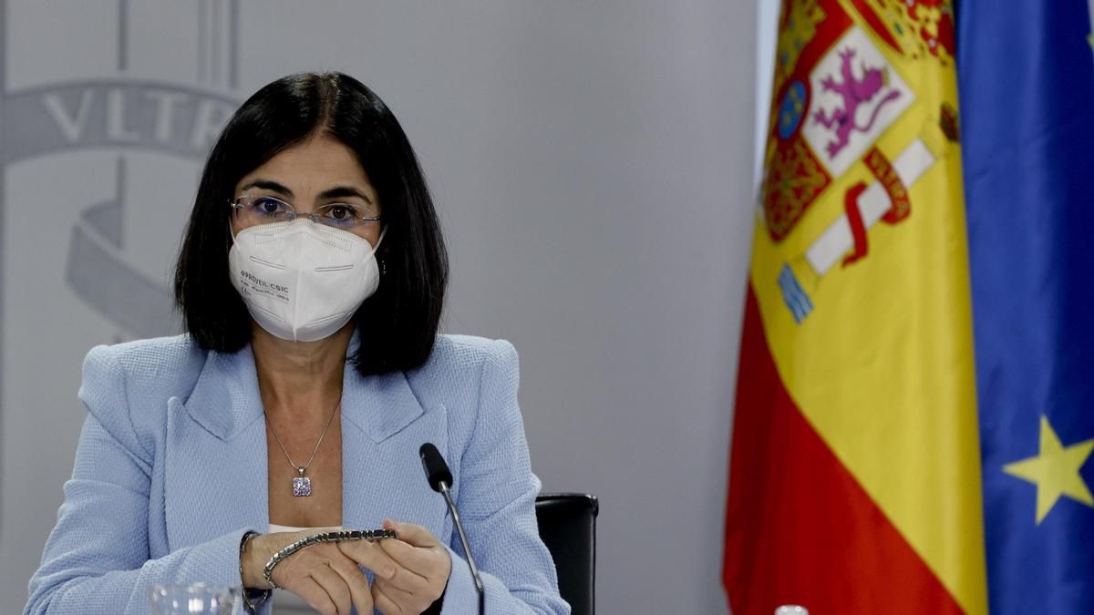 La ministra de Sanidad, Carolina Darias, durante la rueda de prensa posterior a la reunión del Consejo de Ministros, este lunes en La Moncloa. EFE/Ballesteros
