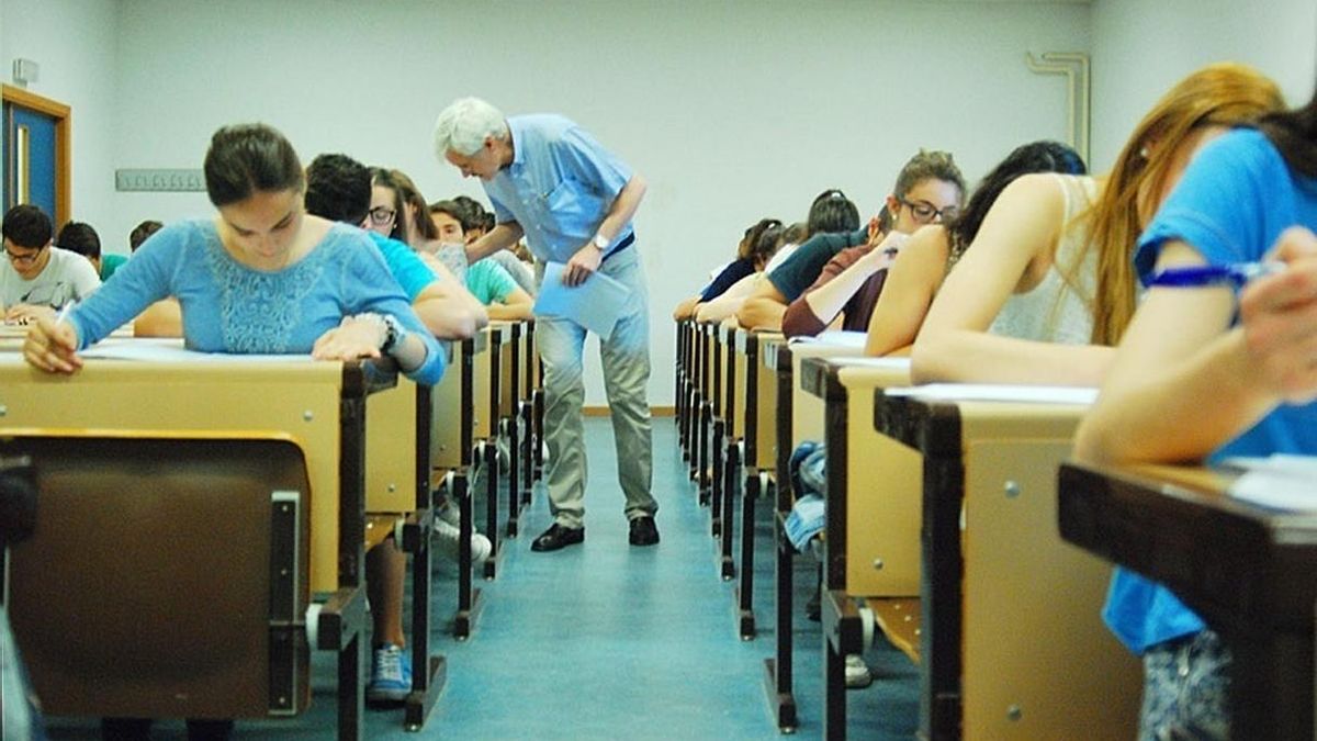 La Junta bonificará hasta el 99% del coste de la matrícula universitaria a los estudiantes que aprueben curso