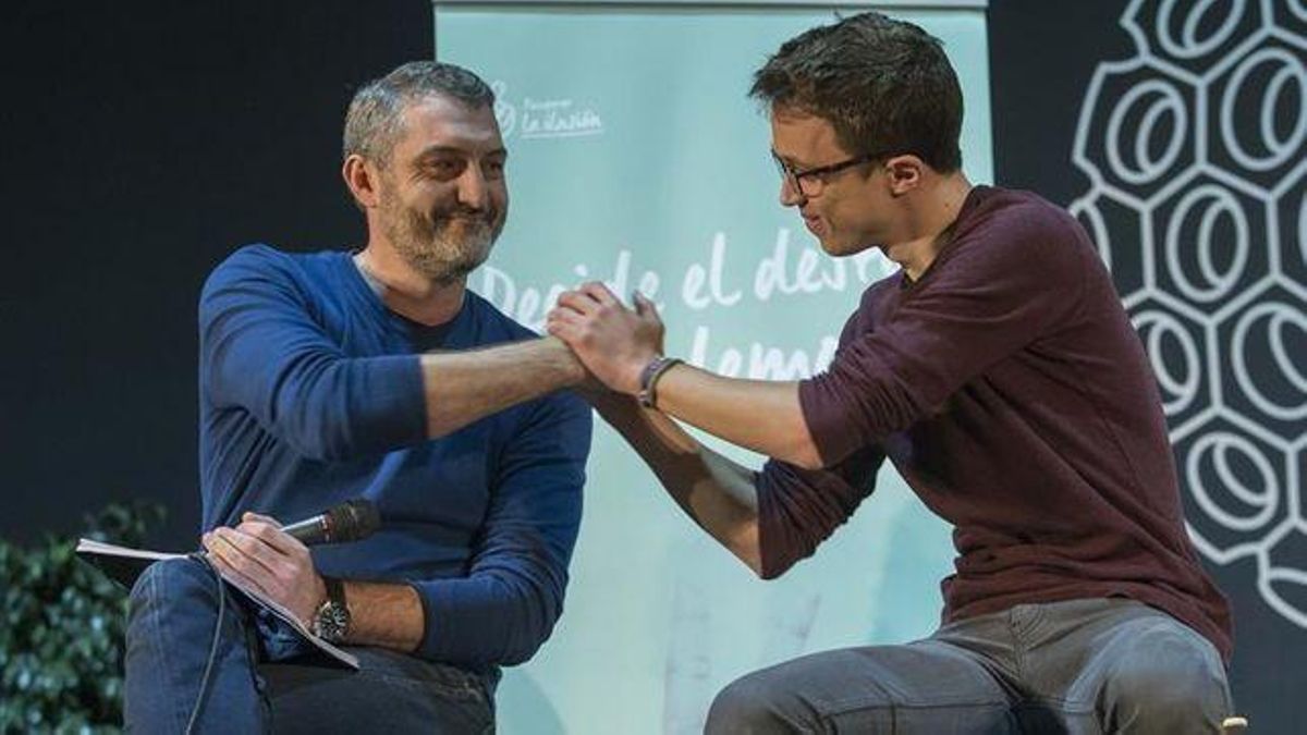 El líder de Podemos de la Región, Óscar Urralburu, junto con Íñigo Errejón, quien fundó el nuevo partido Más Madrid