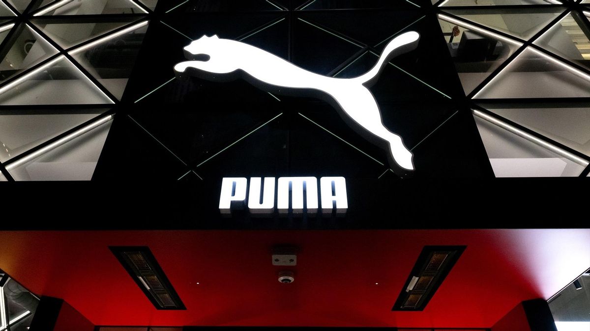 El logo de Puma en una de sus tiendas.