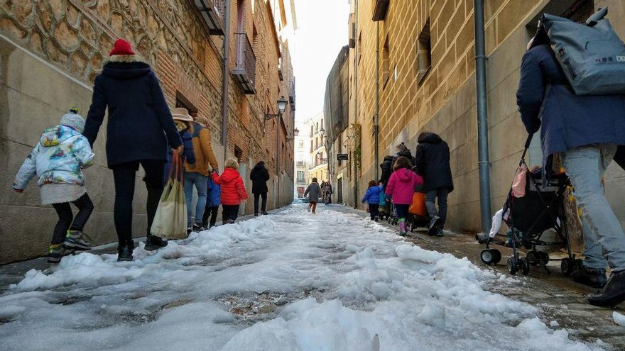 La Comunidad de Madrid informa de que 43 colegios seguirán cerrados este miércoles aunque no especifica cuáles