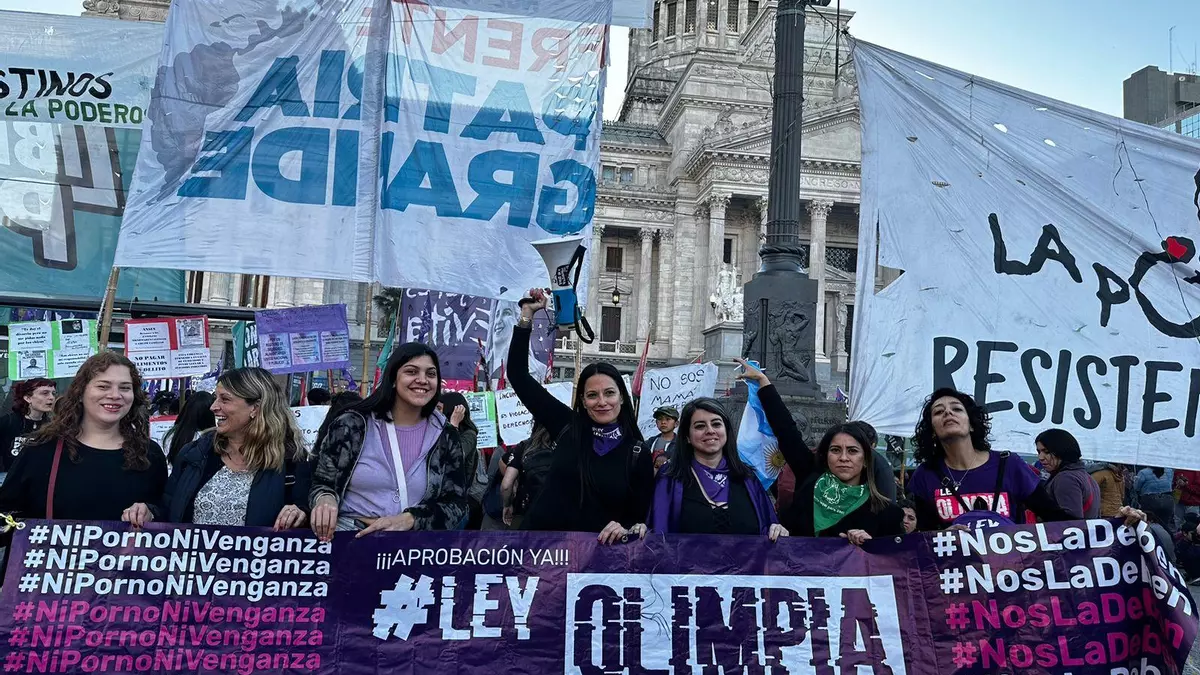 aacb0b90-58e5-4c94-9a30-fbd9daa9b170_16-9-discover-aspect-ratio_default_0