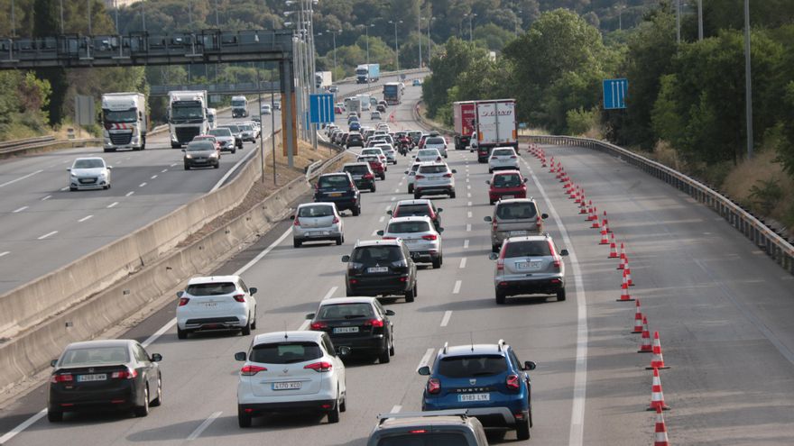 Catalunya limitará los camiones en la AP-7 para mitigar los atascos creados tras la retirada de los peajes