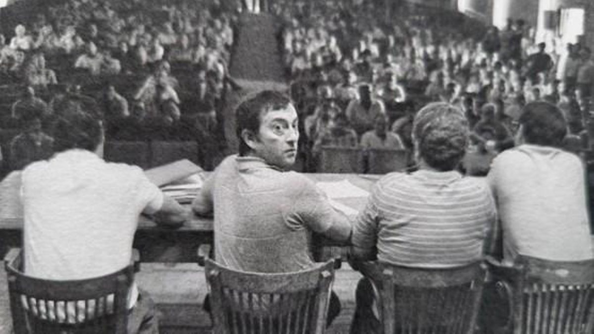 Asamblea de trabajadores de Altos Hornos, Puerto de Sagunto, junio 1983.