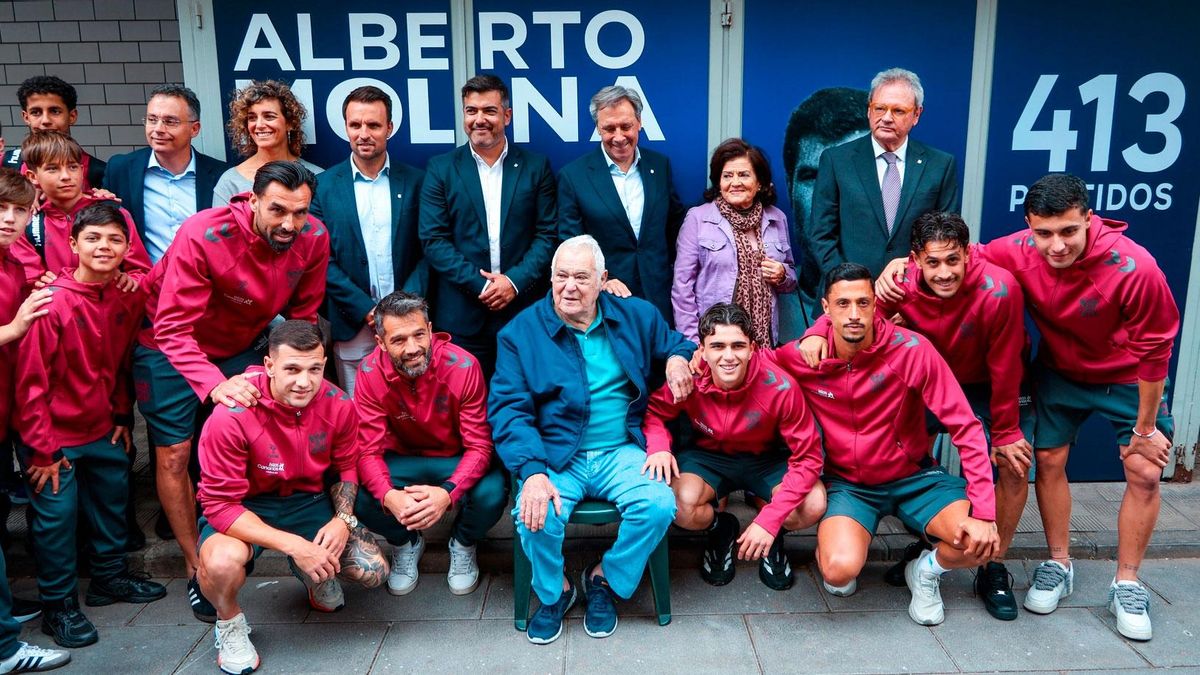 Alberto Molina ya da nombre a la puerta 5 del Heliodoro Rodríguez López