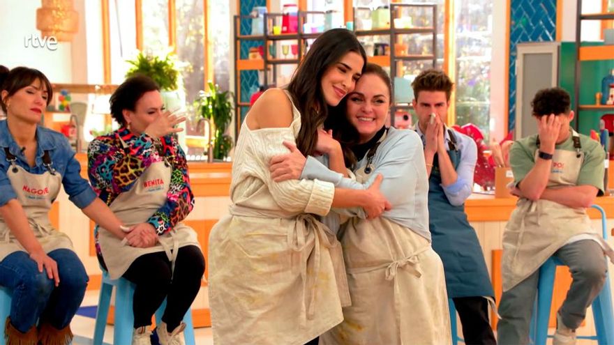 'Bake Off' expulsó a la concursante "más dulce de la carpa" ante las lágrimas de compañeros y jueces