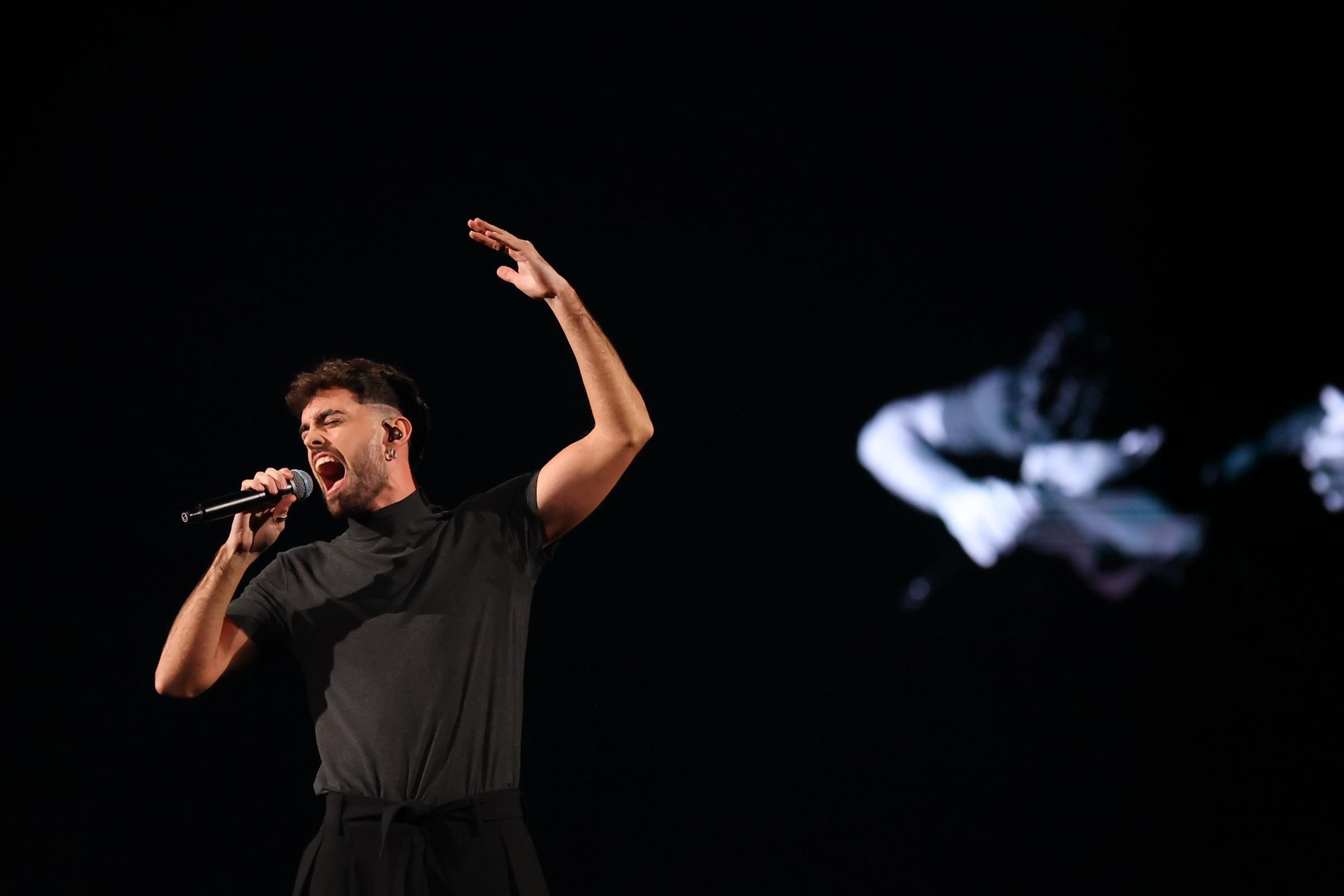 Mikel Herzog Jr. en su actuación de la primera semifinal del Benidorm Fest 2026