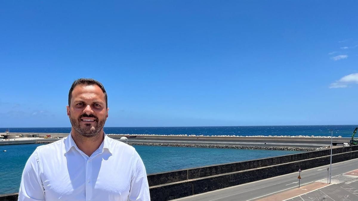 El alcalde de Arrecife (PP) acusa a la Autoridad Portuaria de Las Palmas de discriminar a Lanzarote