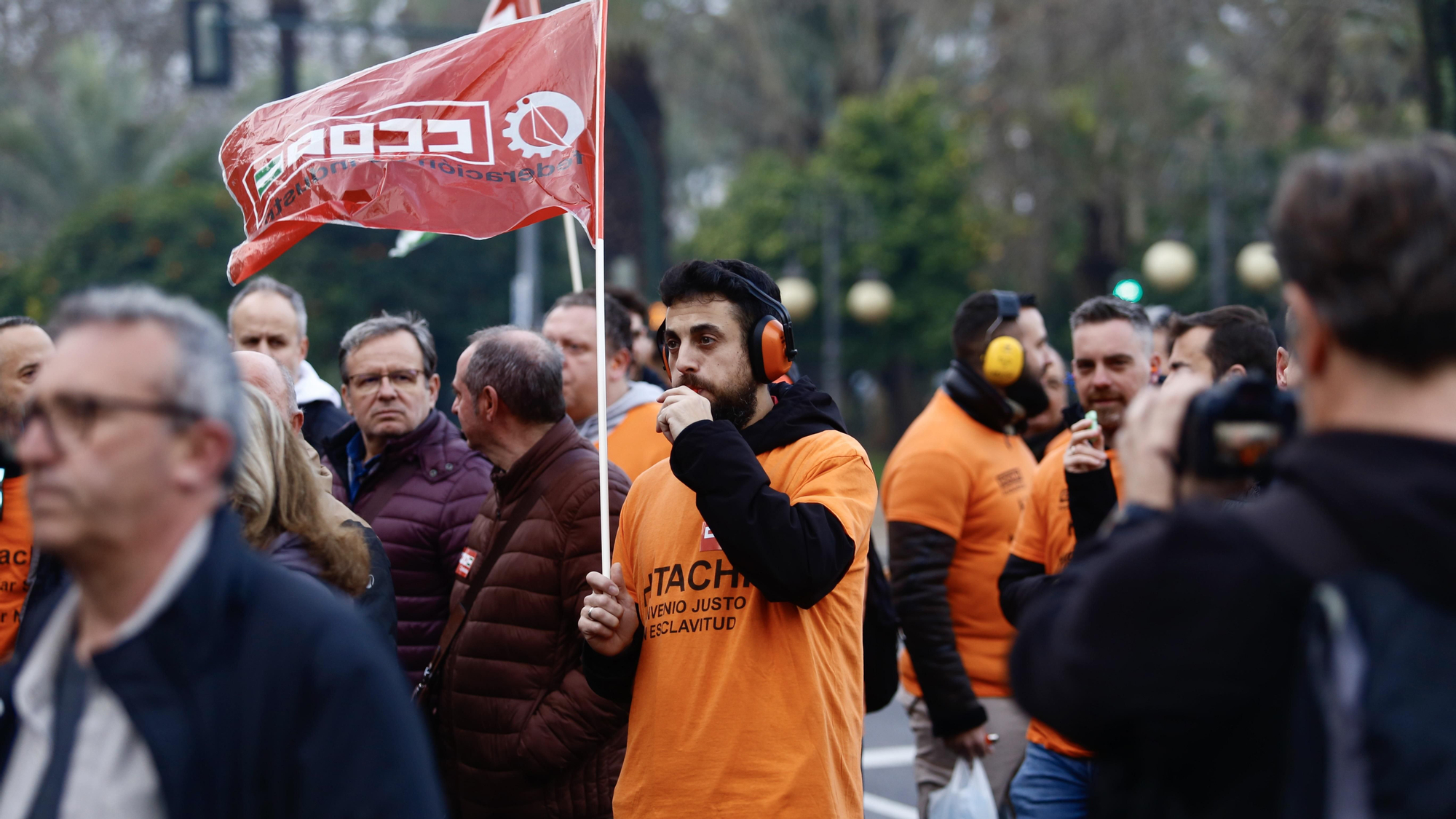 Manifestación de los trabajadores de Hitachi Energy, por la negociación del convenio colectivo