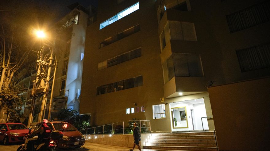 Perú despide a Vargas Llosa en la intimidad familiar y limeños recuerdan su legado