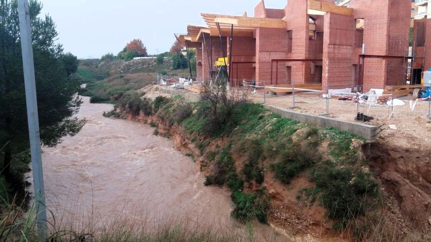 Un informe de la Generalitat advierte del riesgo de inundación en la parcela donde se proyecta el colegio Montessori de Paterna