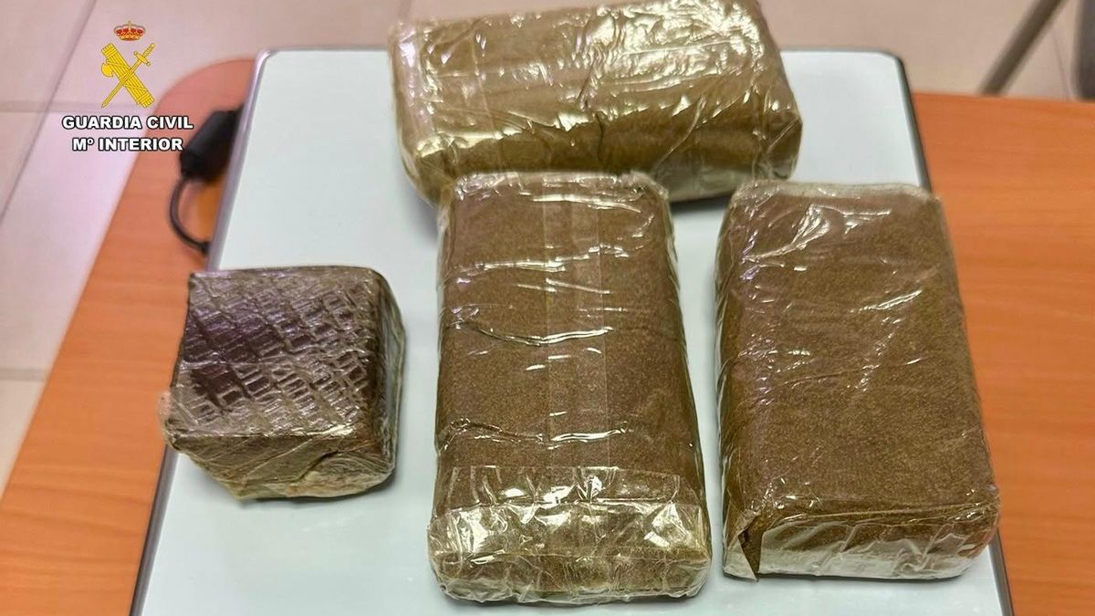 Huye a pie de un control de la Guardia Civil en Valencia de Alcántara con 340 gramos de hachís y acaba entregándose en el cuartel