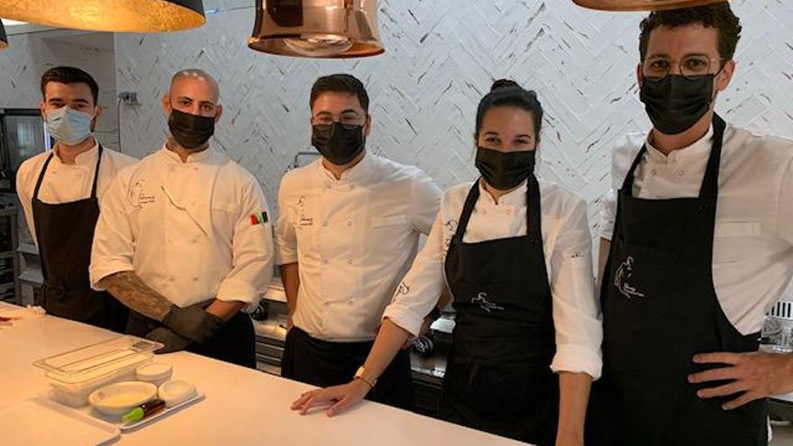 Equipo cocina Poemas by Hermanos Padrón